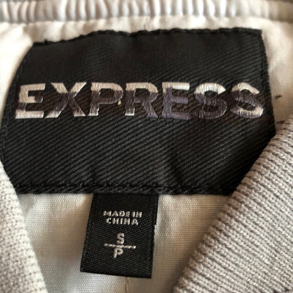 Express silver satin car coat with embroidery NWOT - Picture 5 of 5